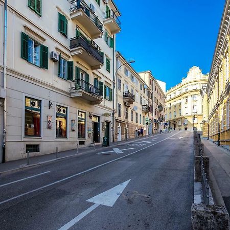 Stay In Rijeka Bagian luar foto