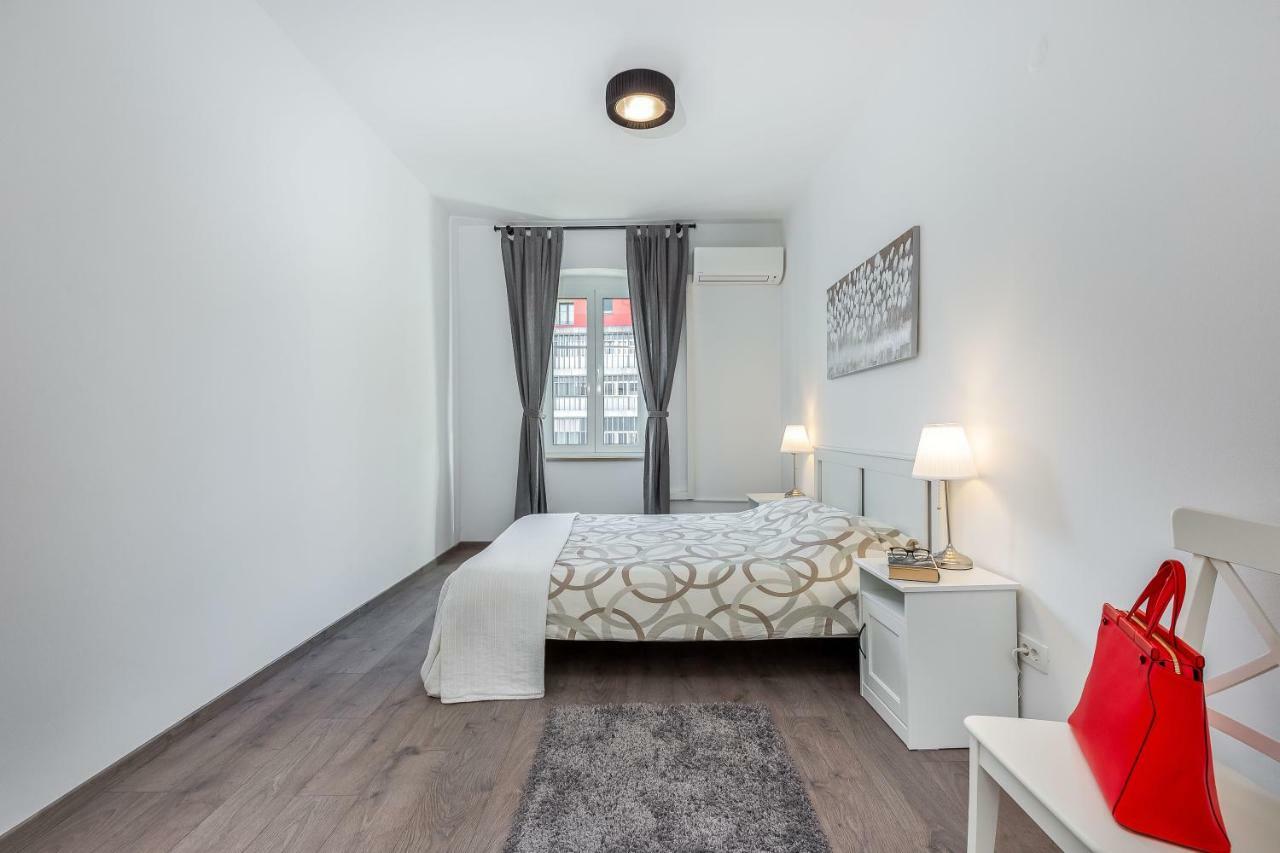 Stay In Rijeka Bagian luar foto