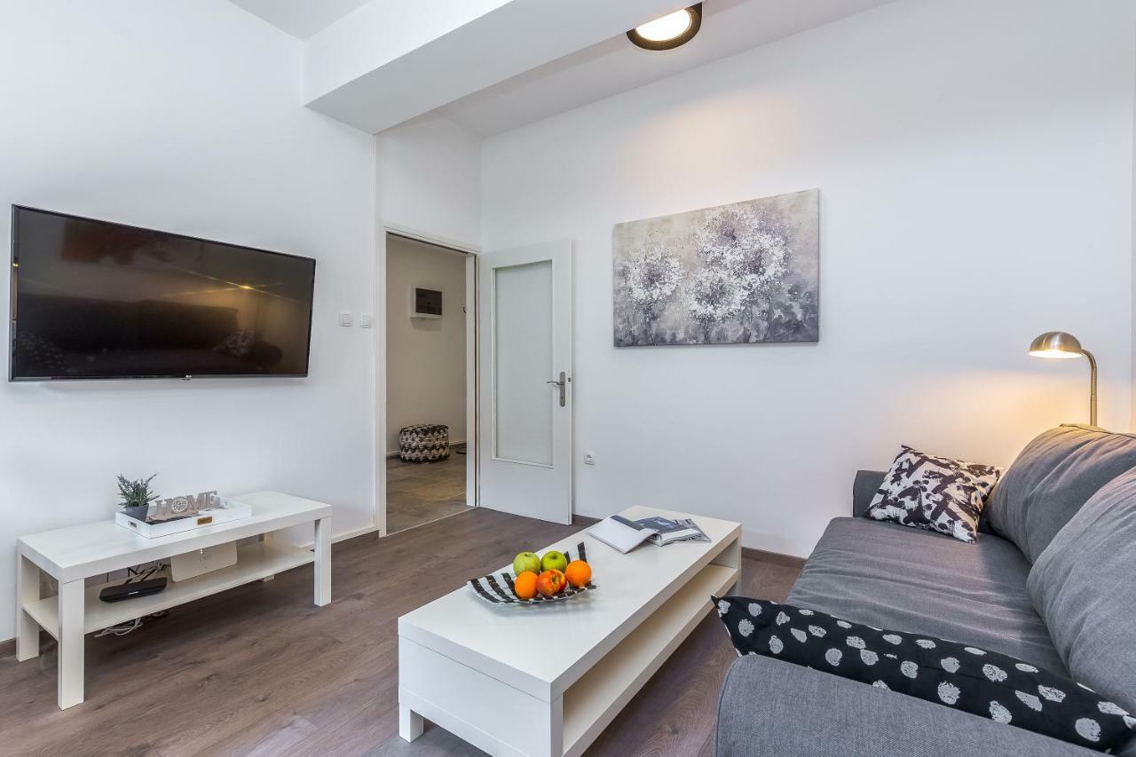 Stay In Rijeka Bagian luar foto