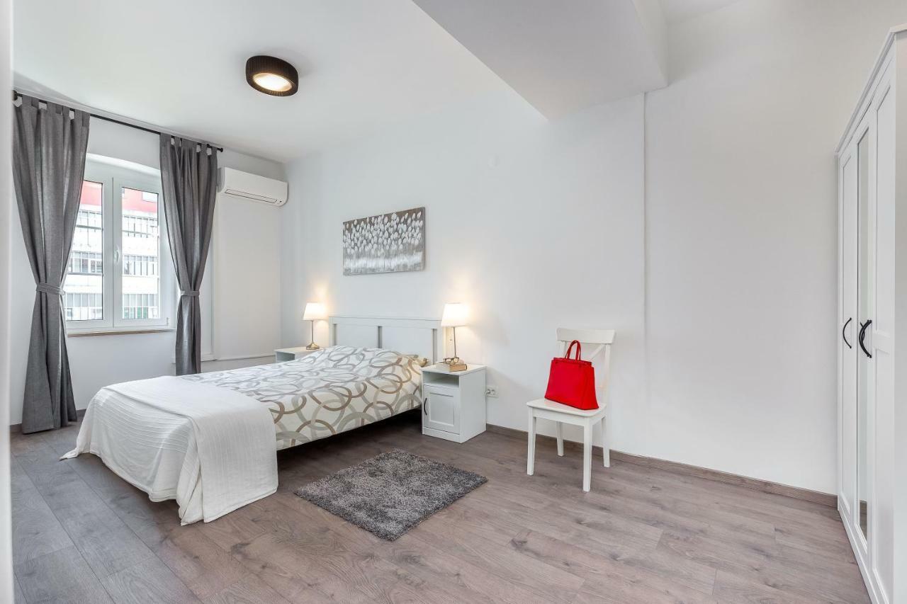 Stay In Rijeka Bagian luar foto