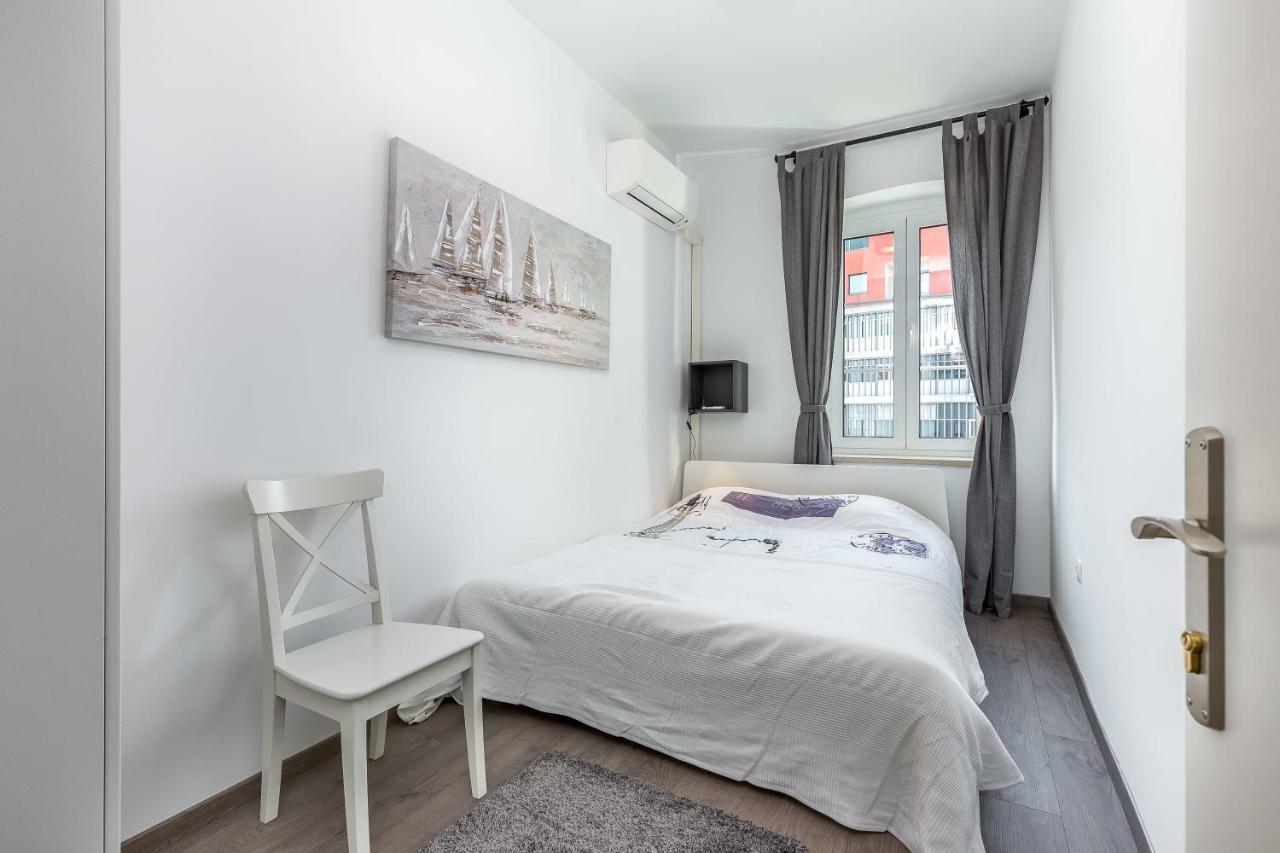 Stay In Rijeka Bagian luar foto